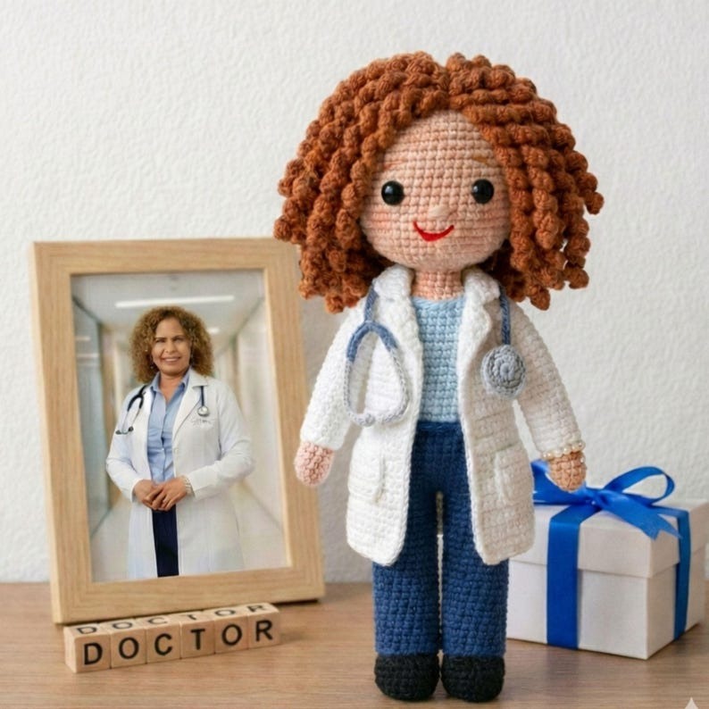 Look Alike Doll, Personalized Nurse Doctor Doll, Custom Crochet Doll from Photo, Healthcare Worker Gift, Doctor Nurse Appreciation Gift