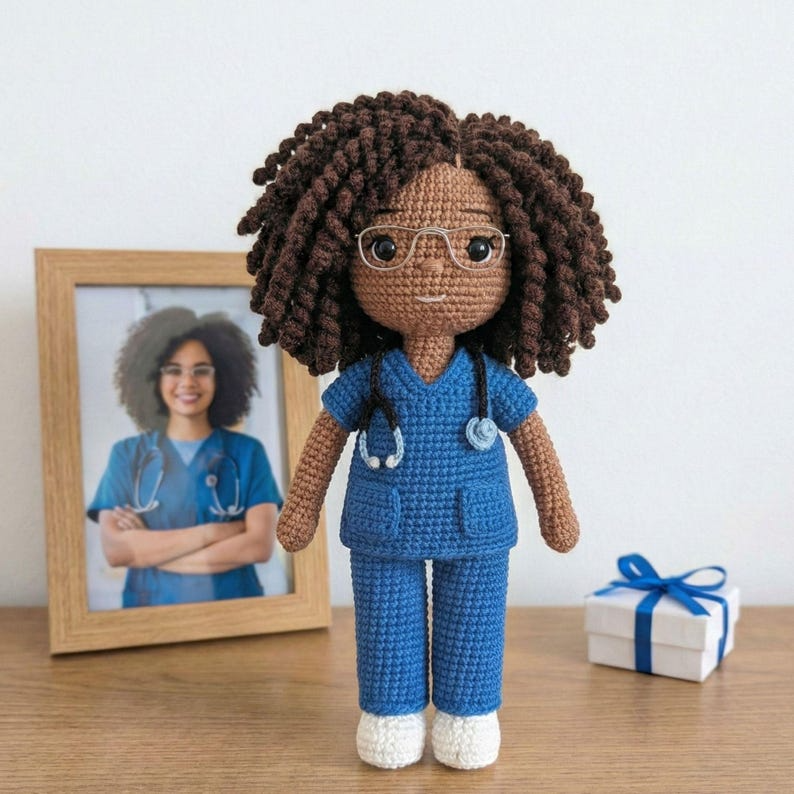 Look Alike Doll, Personalized Nurse Doctor Doll, Custom Crochet Doll from Photo, Healthcare Worker Gift, Doctor Nurse Appreciation Gift