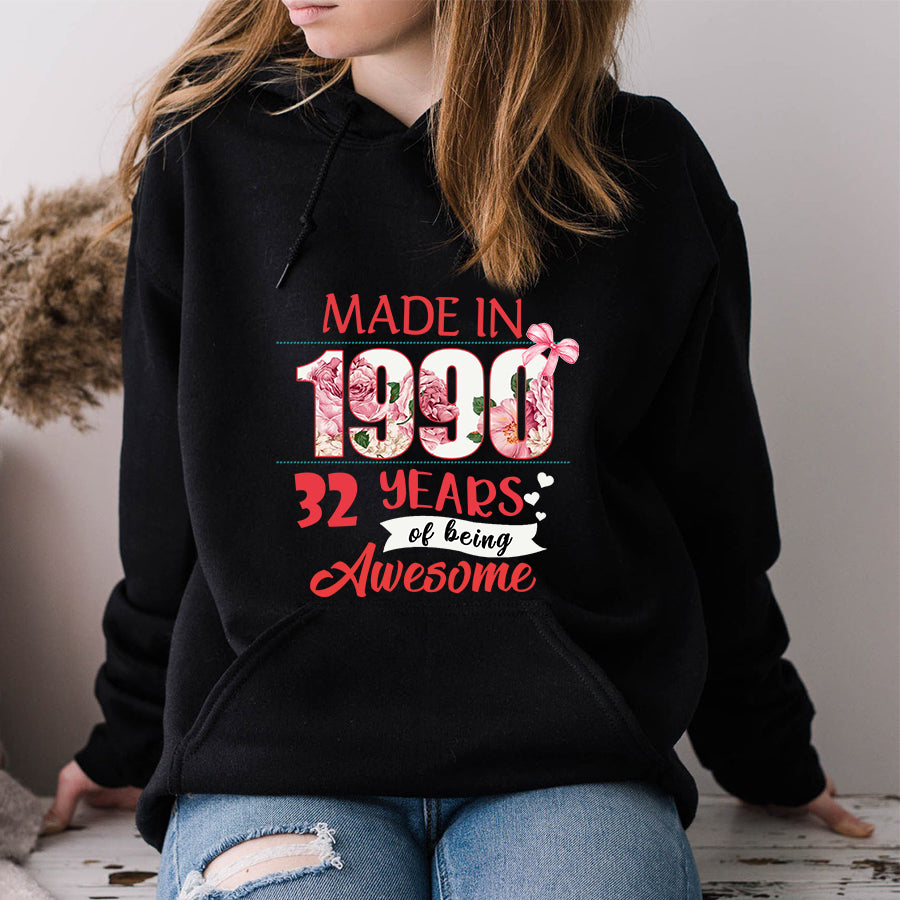 Made In 1990 - 32 years of being awesome 32nd birthday unique t shirt for woman, her gifts for 32 years old , Turning 32 and fabulous birthday cotton shirt