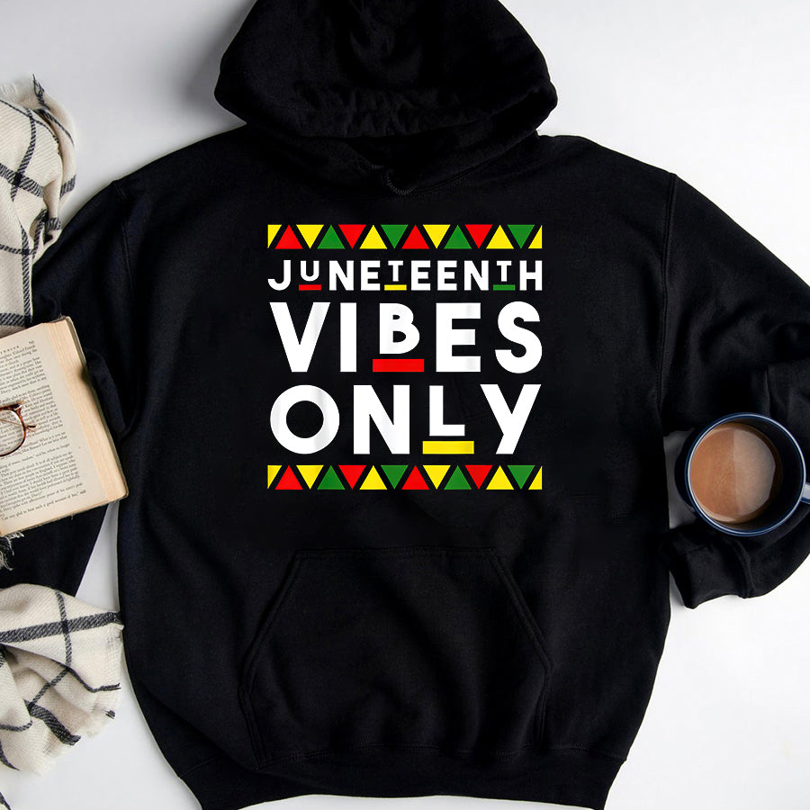 Juneteenth Shirt Juneteenth Vibes Only African Color Shirt Black Melanin 1865 T-Shirt